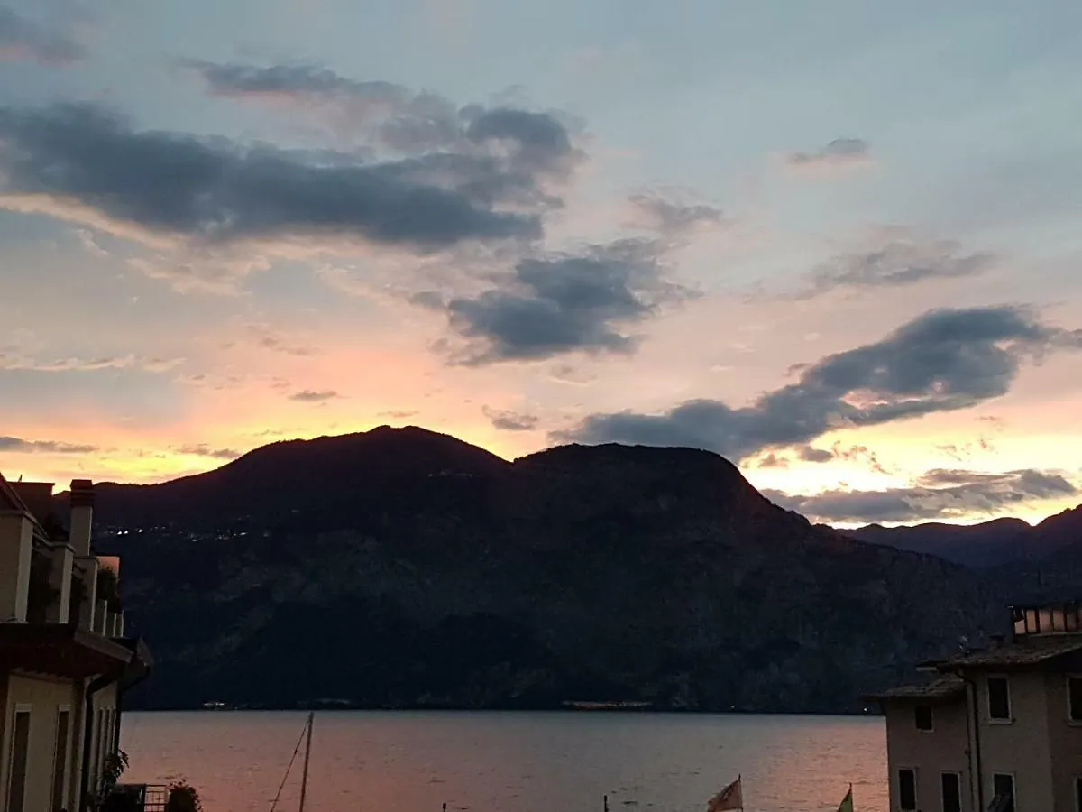 Appartement Casa Adua Appartamento Brenzone sul Garda Italië