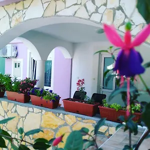  Appartement Ema & Sea Apartment's With Free Private Parking Kroatië